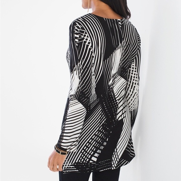 Chico’s black and white geometric top - Picture 1 of 4